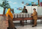 Dukung Program Pemerintah, Babinsa Pacarkeling Kawal Distribusi Ribuan Porsi Makan Bergizi untuk Pelajar dan Warga Tambaksari